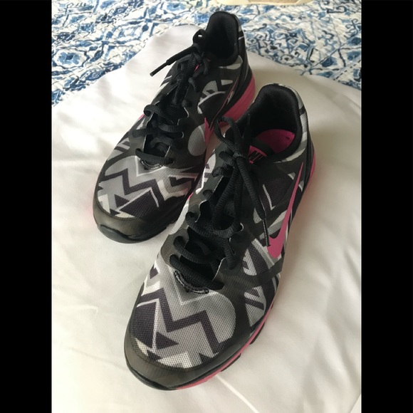 Nike Shoes - Nike woman’s running shoe